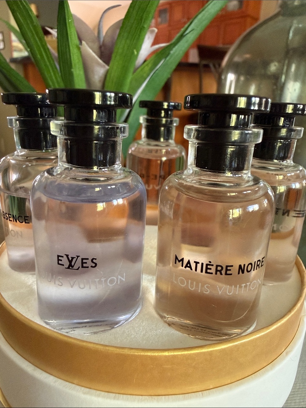 Louis Vuitton Fine Fragrance Samples/travel sized bottles. - Picture 5 of 6